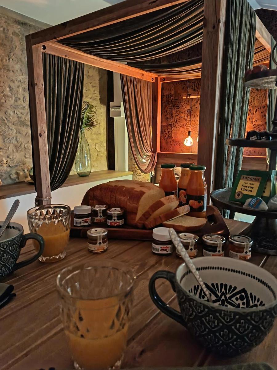 Love Room Vendée avec JACUZZI privatif - Housity