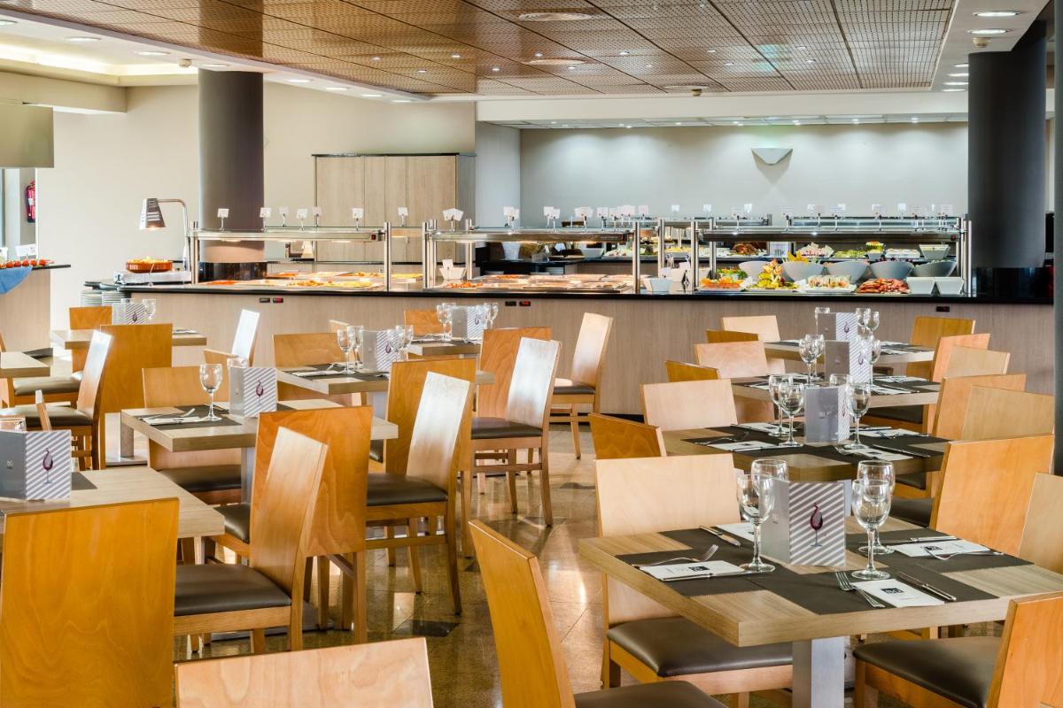 Un restaurante o sitio para comer en BQ Andalucia Beach Hotel