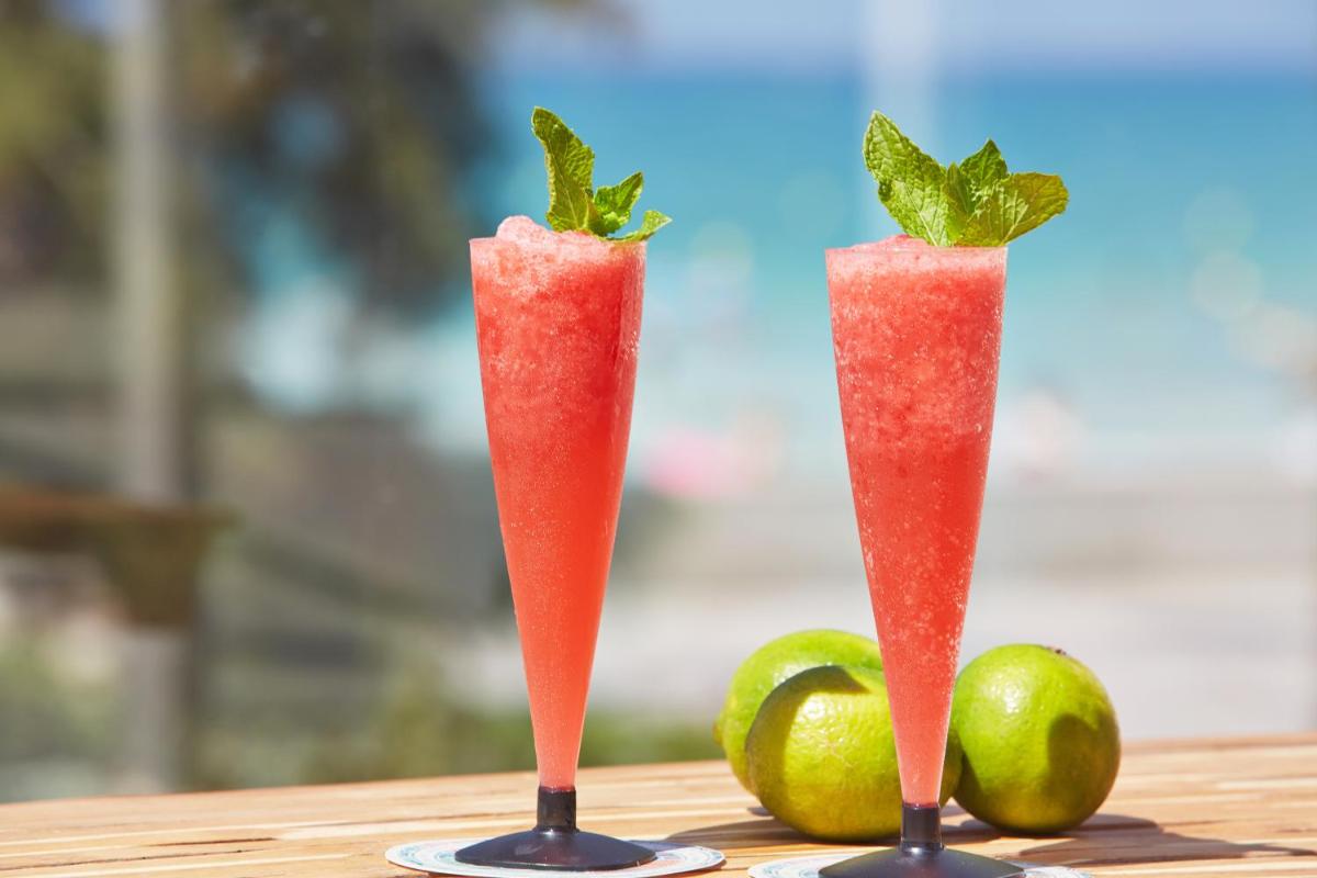 Bebidas en Myseahouse Flamingo - Adults Only 4* Sup