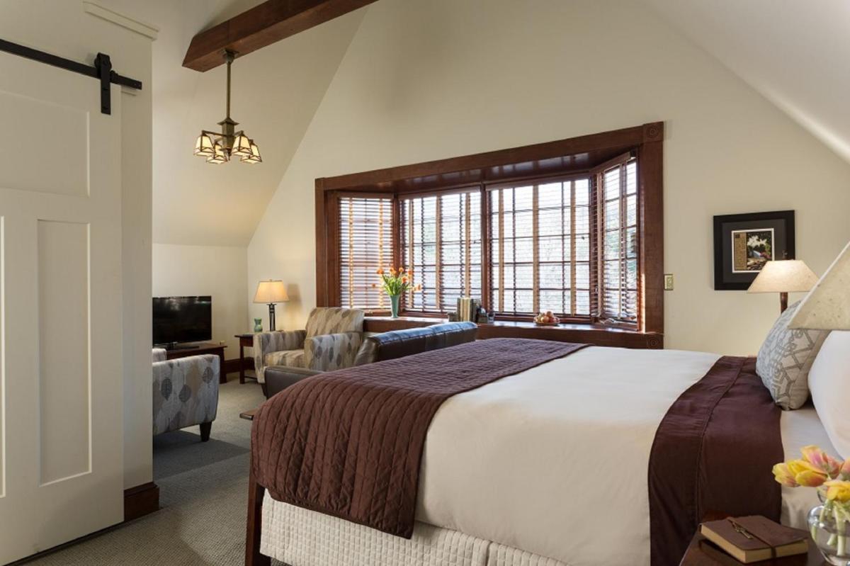Settlers Inn - Housity