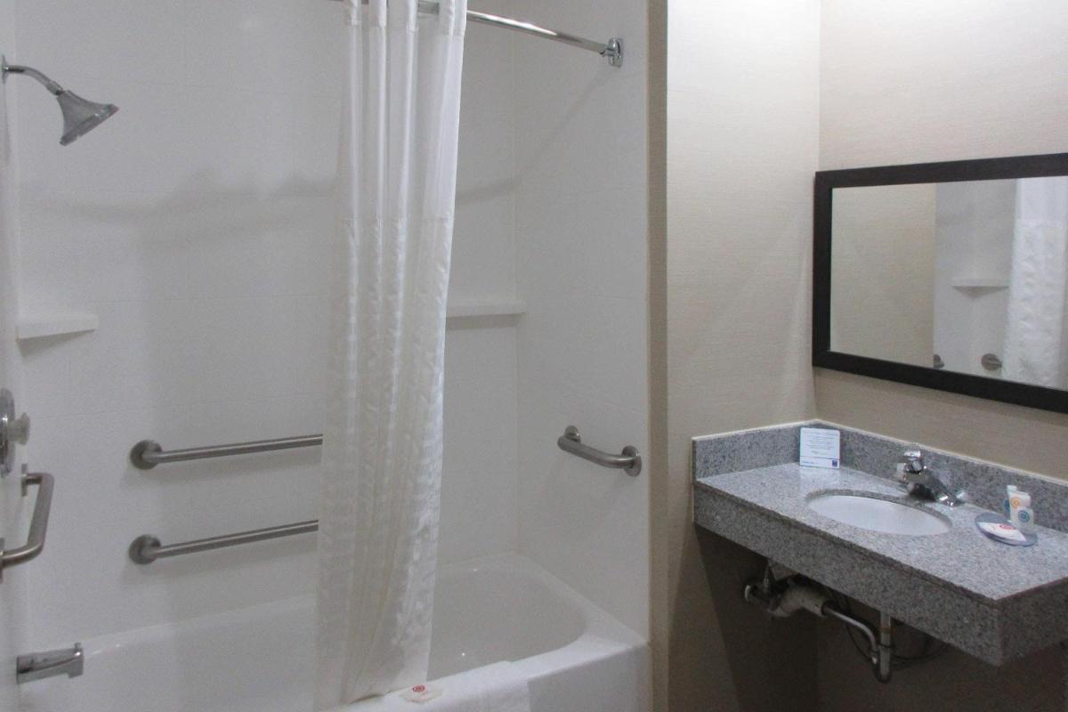 Comfort Inn Port Huron - Housity
