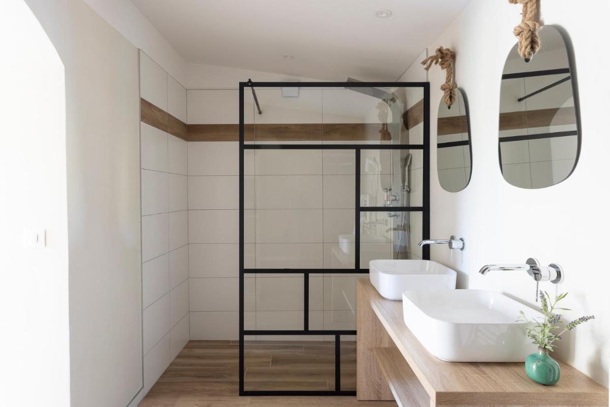 Salle de bains dans l'établissement Golfe Hôtel & Spa Porto-Vecchio