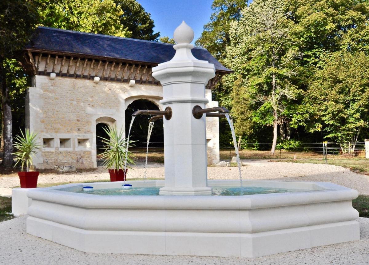 Chateau de Bellevue B&B et Appartements avec Piscine saisonal chauffée et Chambres partout climatisées - Housity