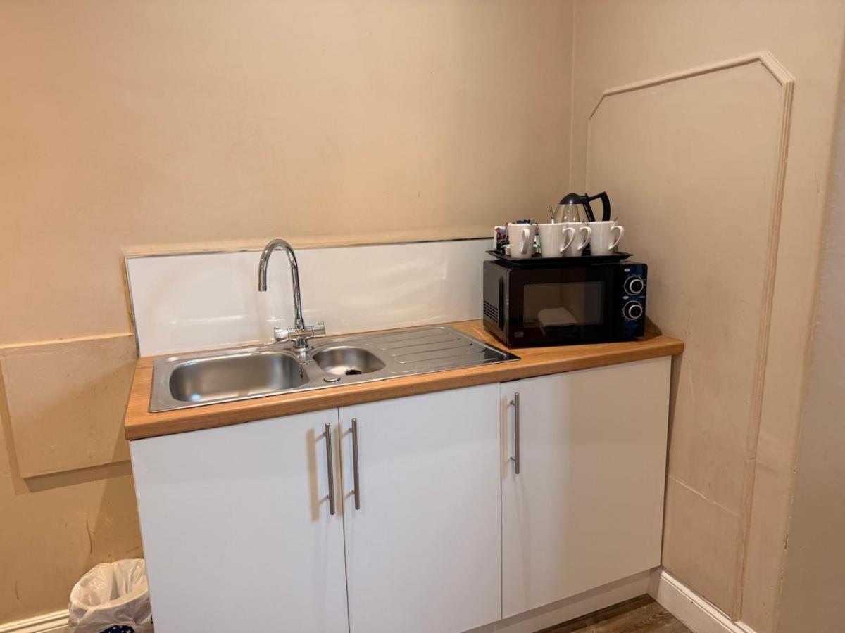 Westend Hotel & Bar - Housity