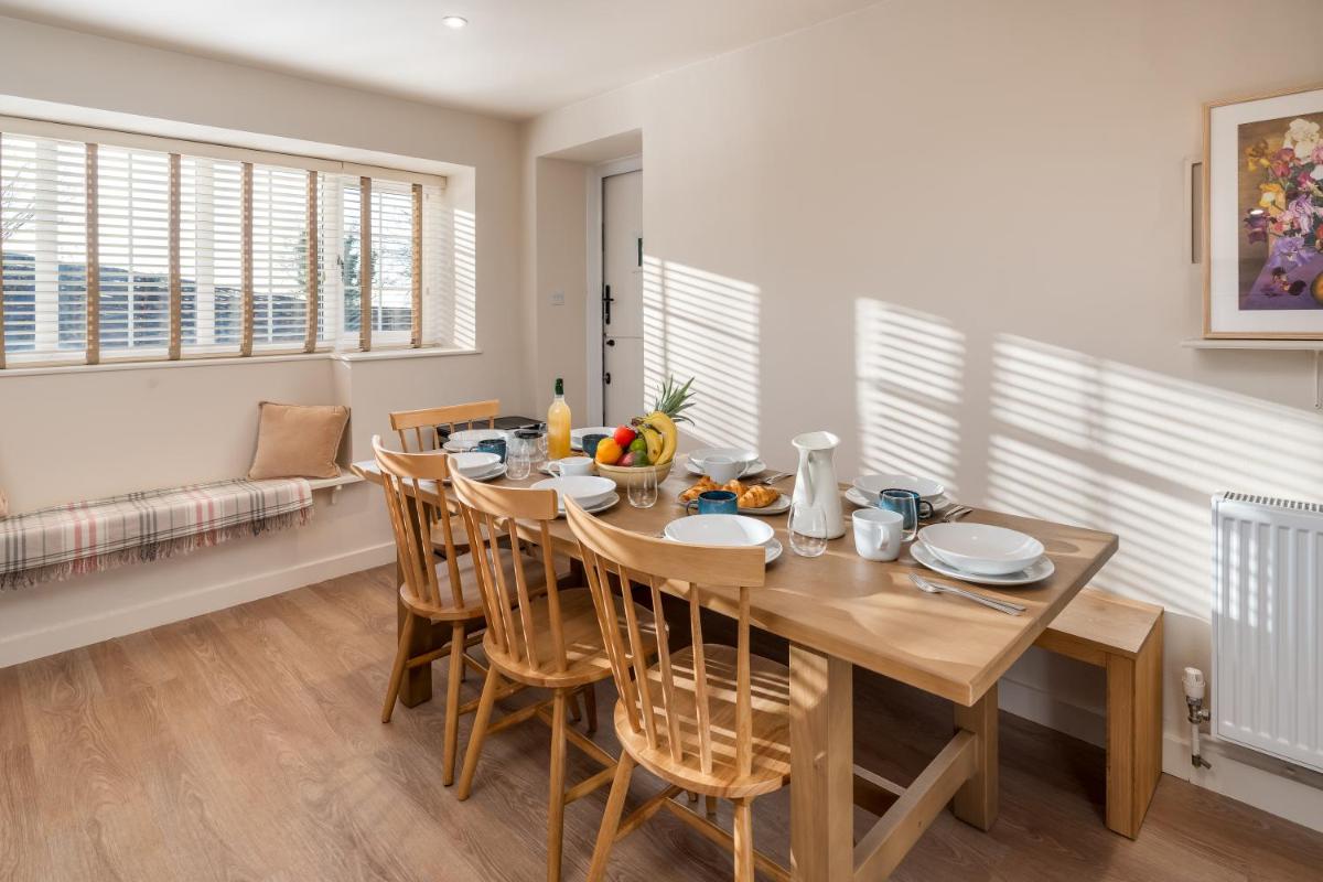 Garsington Studios Chilterns Farm House - Pass the Keys - Housity