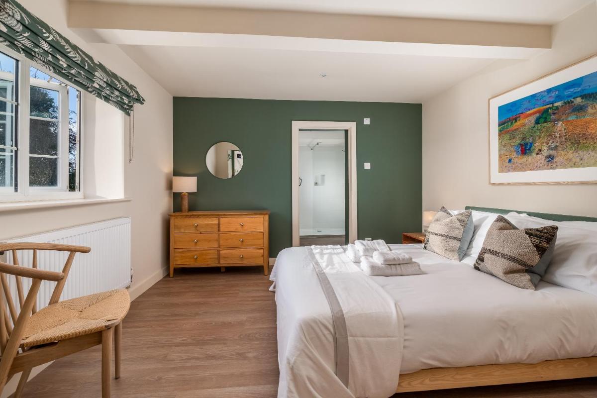 Garsington Studios Chilterns Farm House - Pass the Keys - Housity