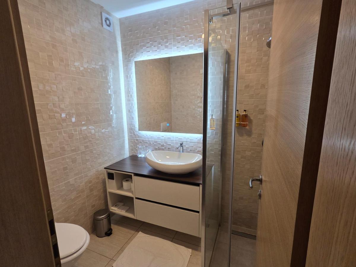 Hotel Amarilis - Housity