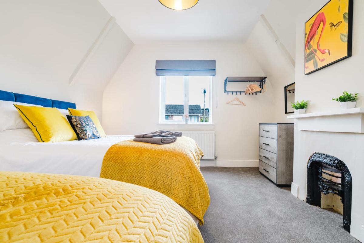 Cosy 2BDR Cottage With Free Parking - Housity