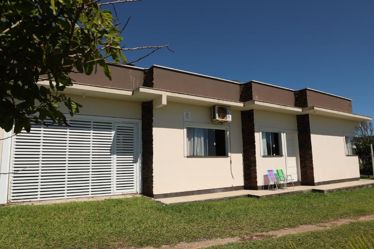 Casa 300 mt da Praia da Vila, Imbituba internacional Ar cond - Housity