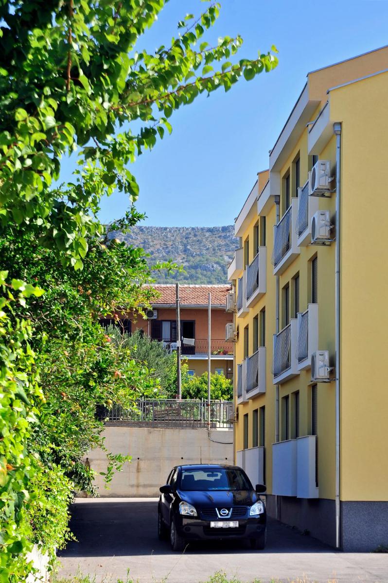 Marine Kaštela - Housity