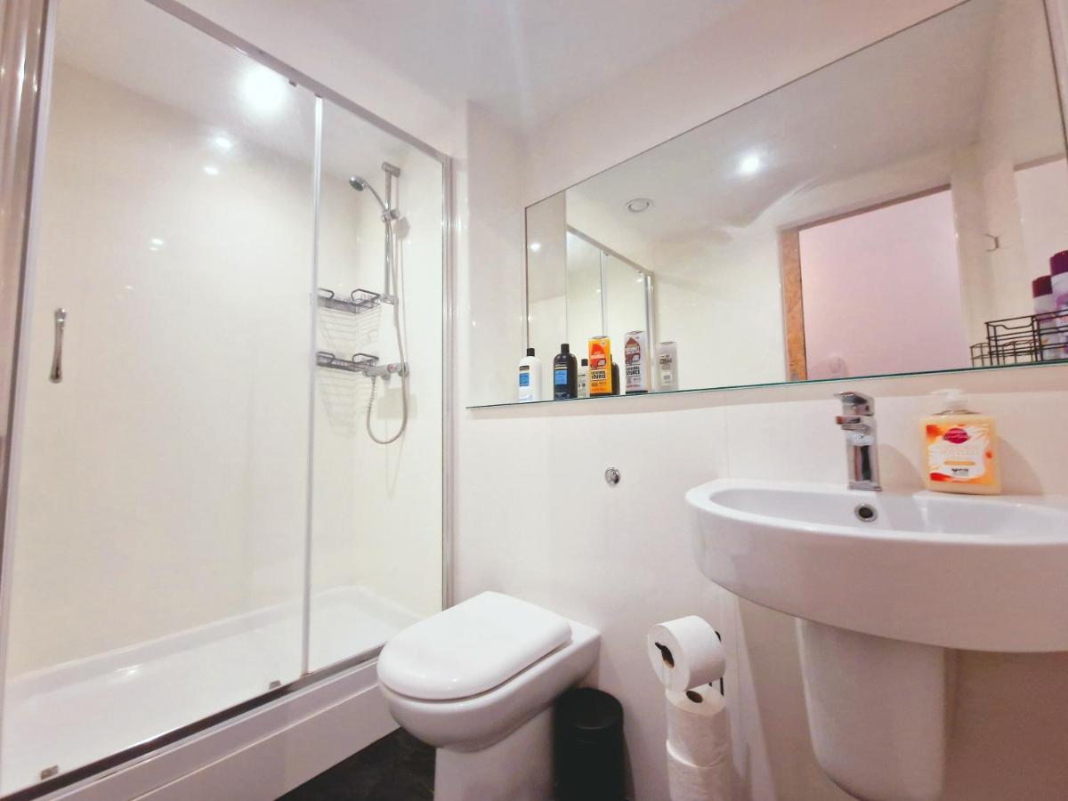 Modern Stylish Apartment near the City Centre - Housity