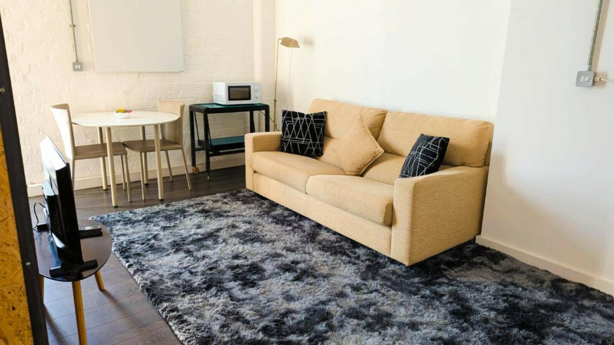 Modern Stylish Apartment near the City Centre - Housity
