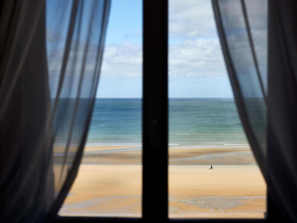 Vue générale sur la mer ou vue sur la mer prise depuis l'hôtel