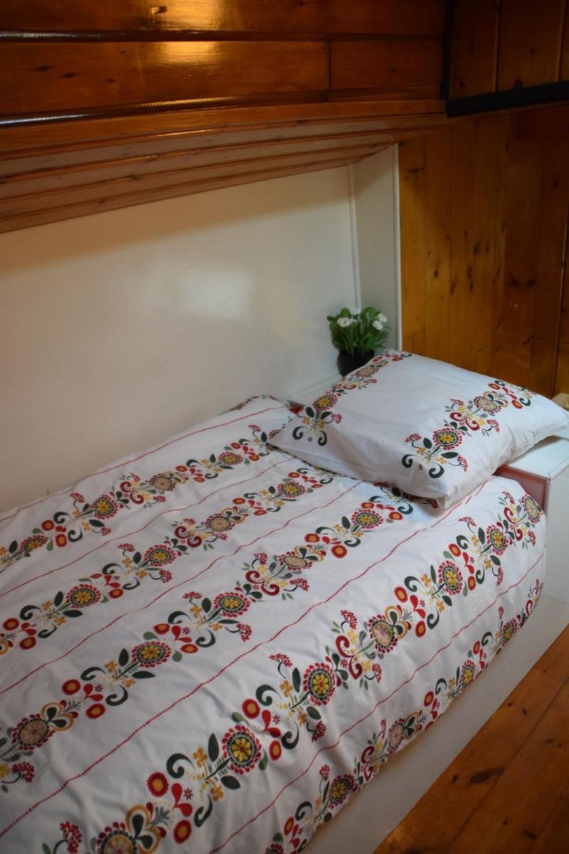 Boat-Apartment Rotterdam Fokkelina - Housity