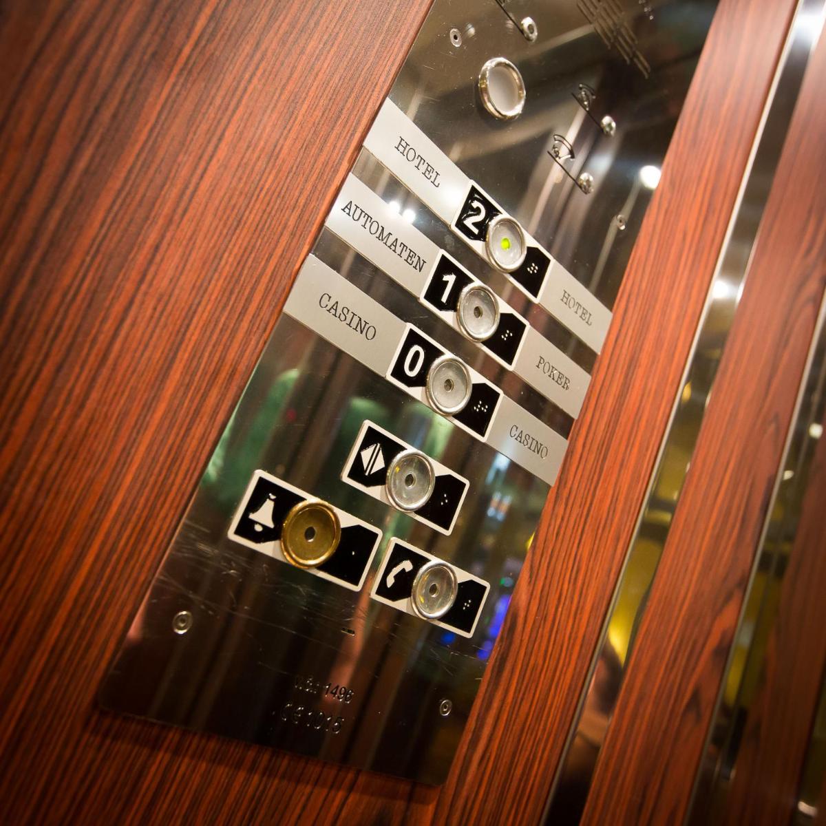 Casino & Hotel Royal - Housity