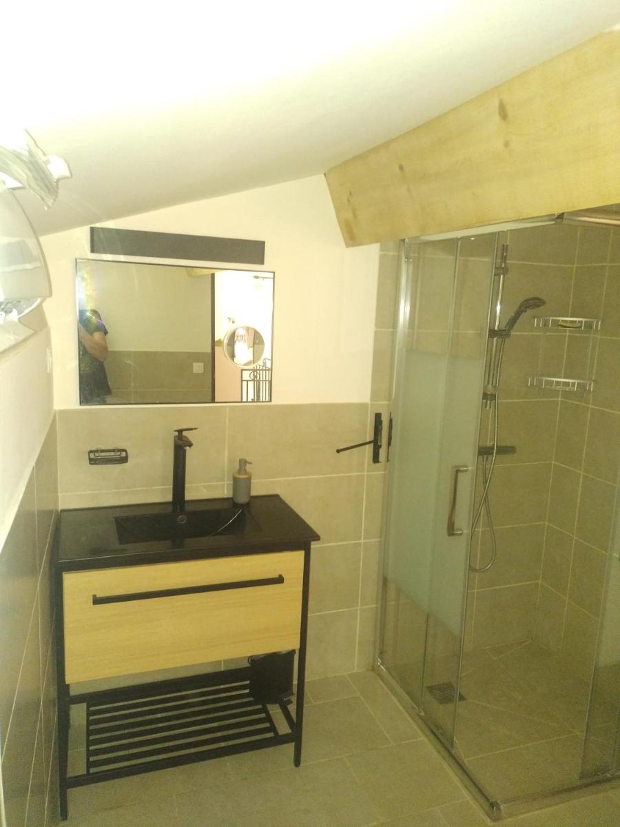 Sous un chêne bicentenaire - Housity