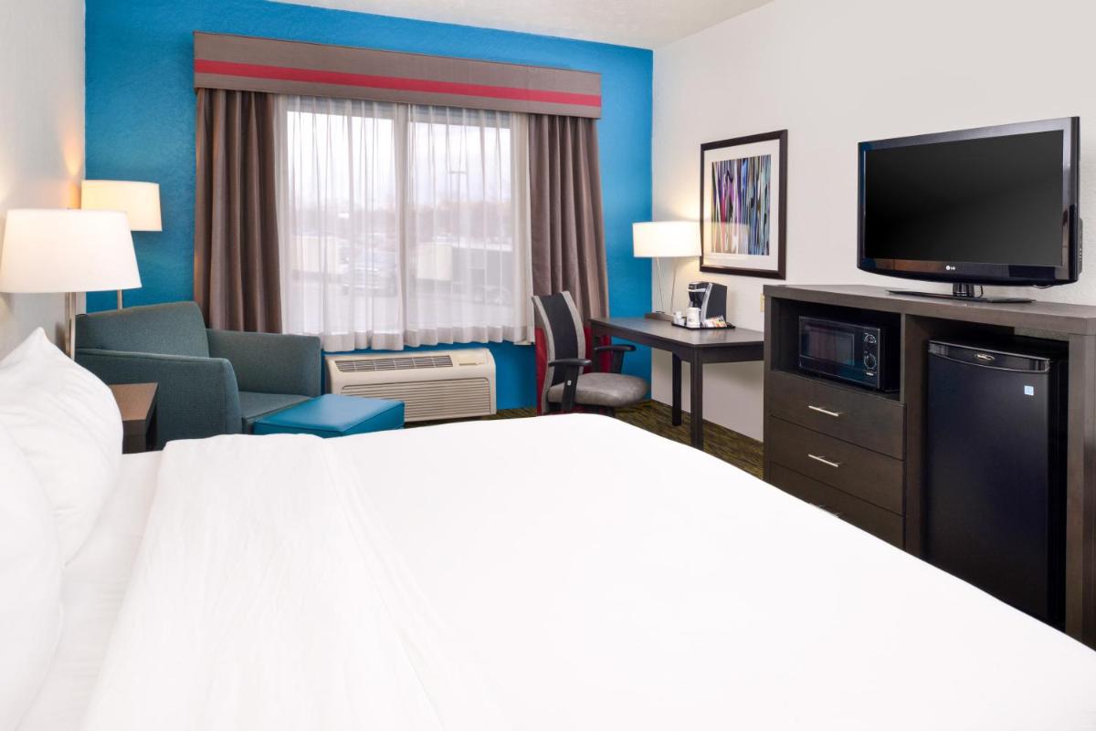 Holiday Inn Express Hotel & Suites Omaha West by IHG - Housity