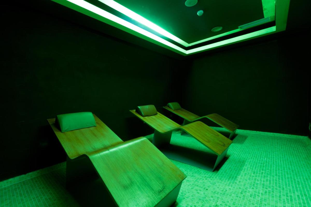Spa o instalaciones de bienestar en Senator Granada