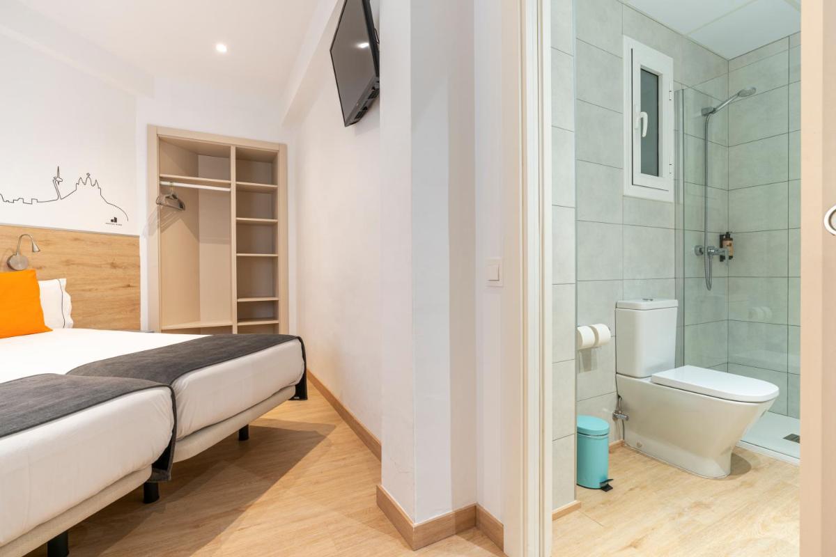 Hostal Sans - Housity