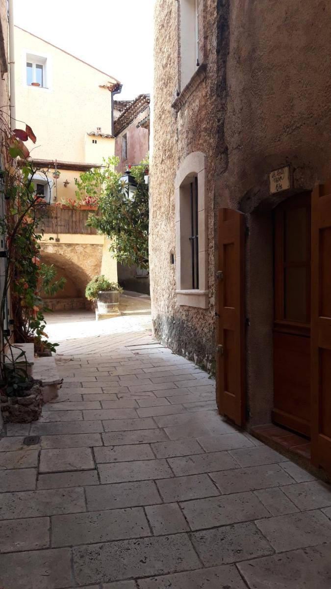 La Petite Maison de Villecroze - Housity