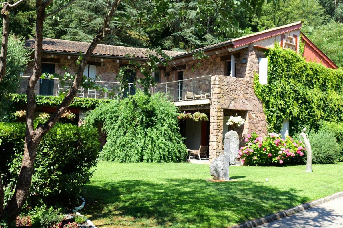 Jardin de l'établissement Hostellerie Les Gorges De Pennafort
