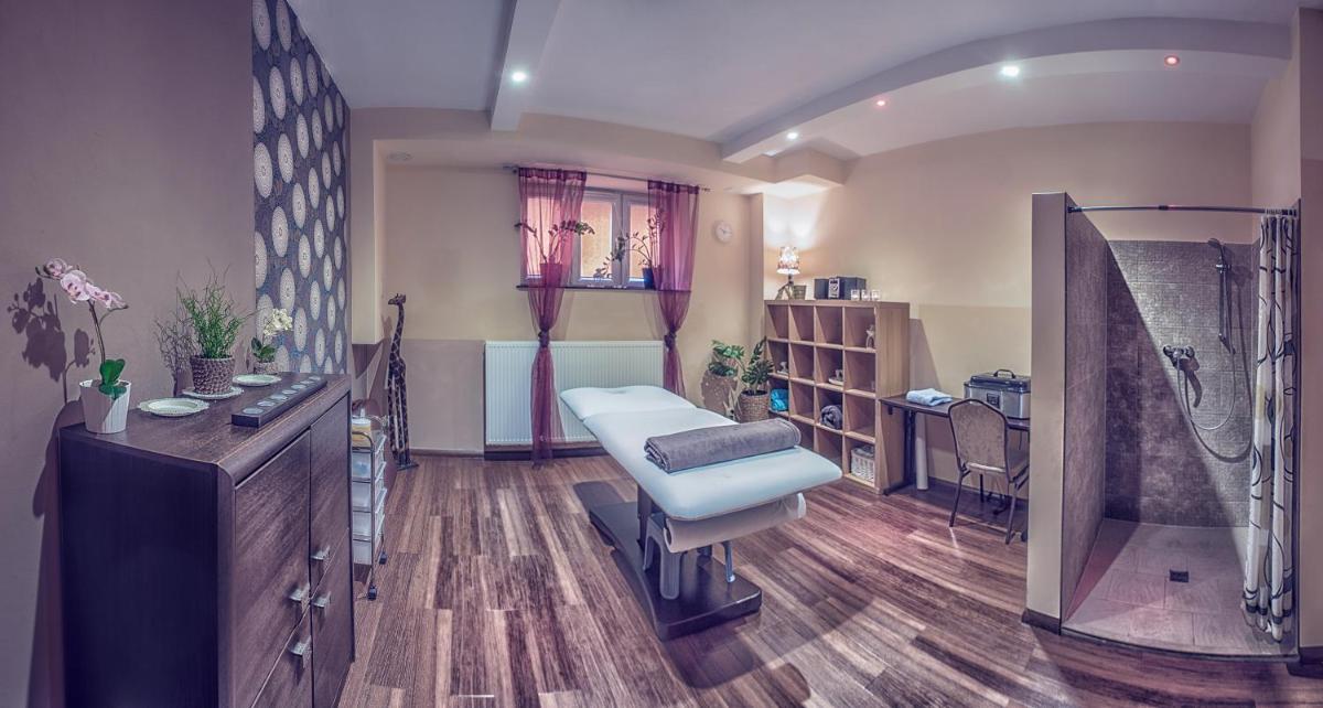 Hotel Niemcza Wino & Spa - Housity