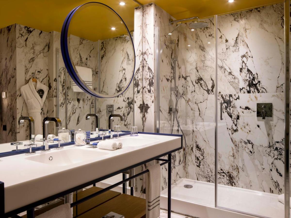 Salle de bains dans l'établissement Hôtel Bel Ami
