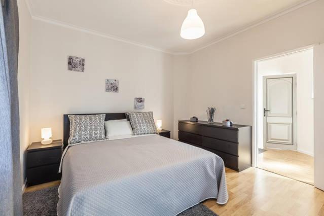 Carvalhosa Apartment - Housity