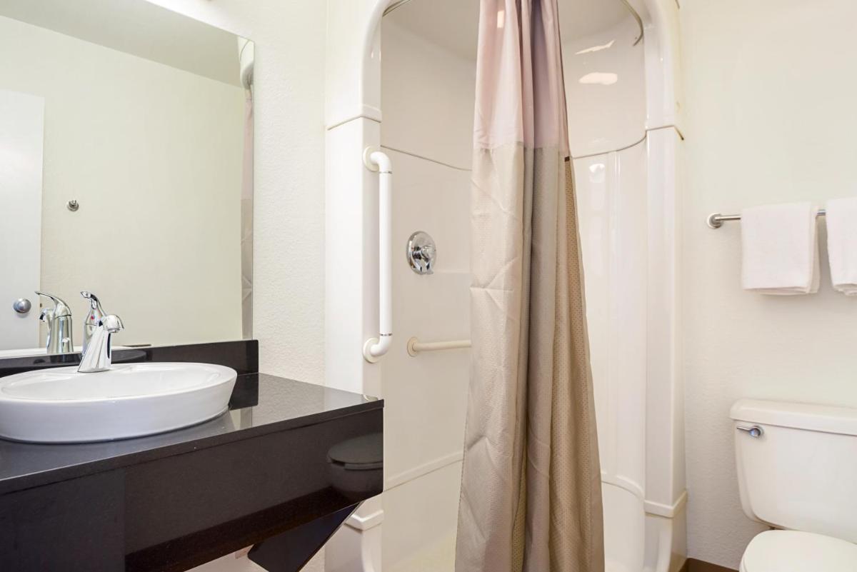 Motel 6-Pueblo, CO - I-25 - Housity
