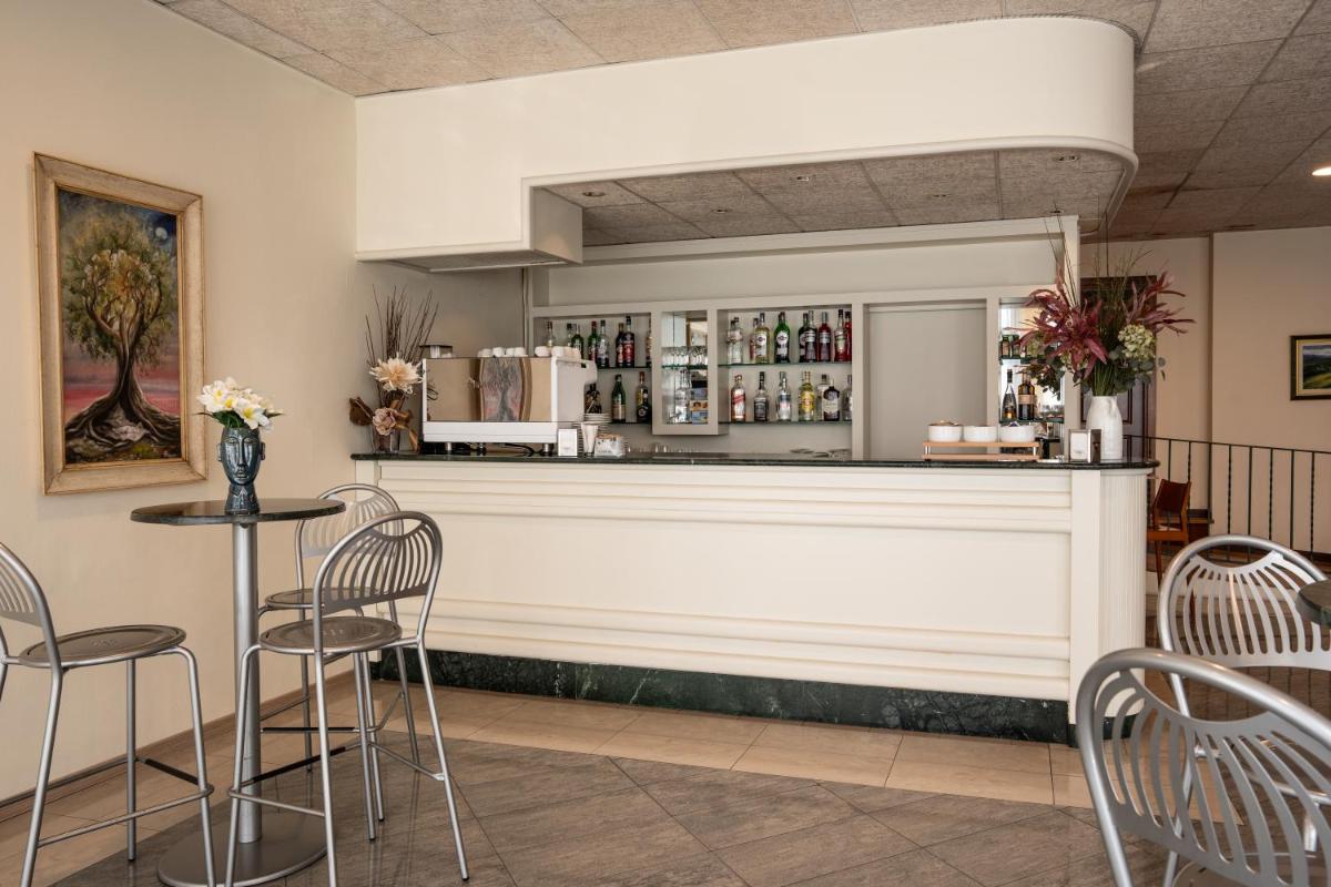 Euro Hotel - Housity