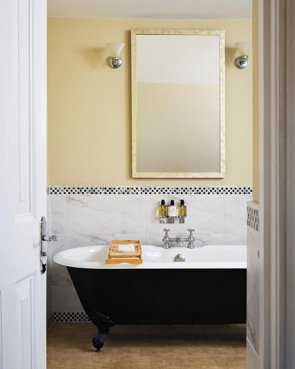 Ettington Park Hotel, Stratford-upon-Avon - Housity