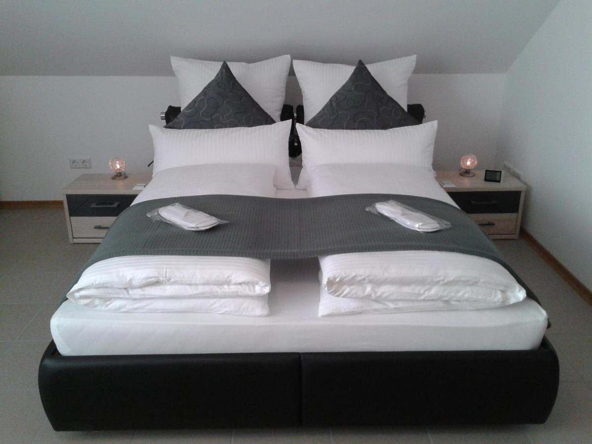 DZT-Schwarzwaldhotel Garni - Housity