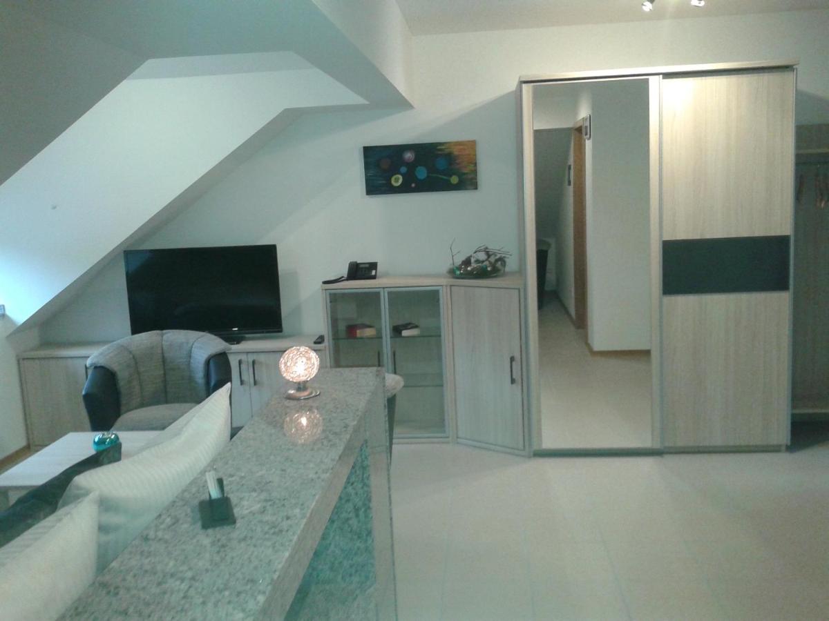 DZT-Schwarzwaldhotel Garni - Housity