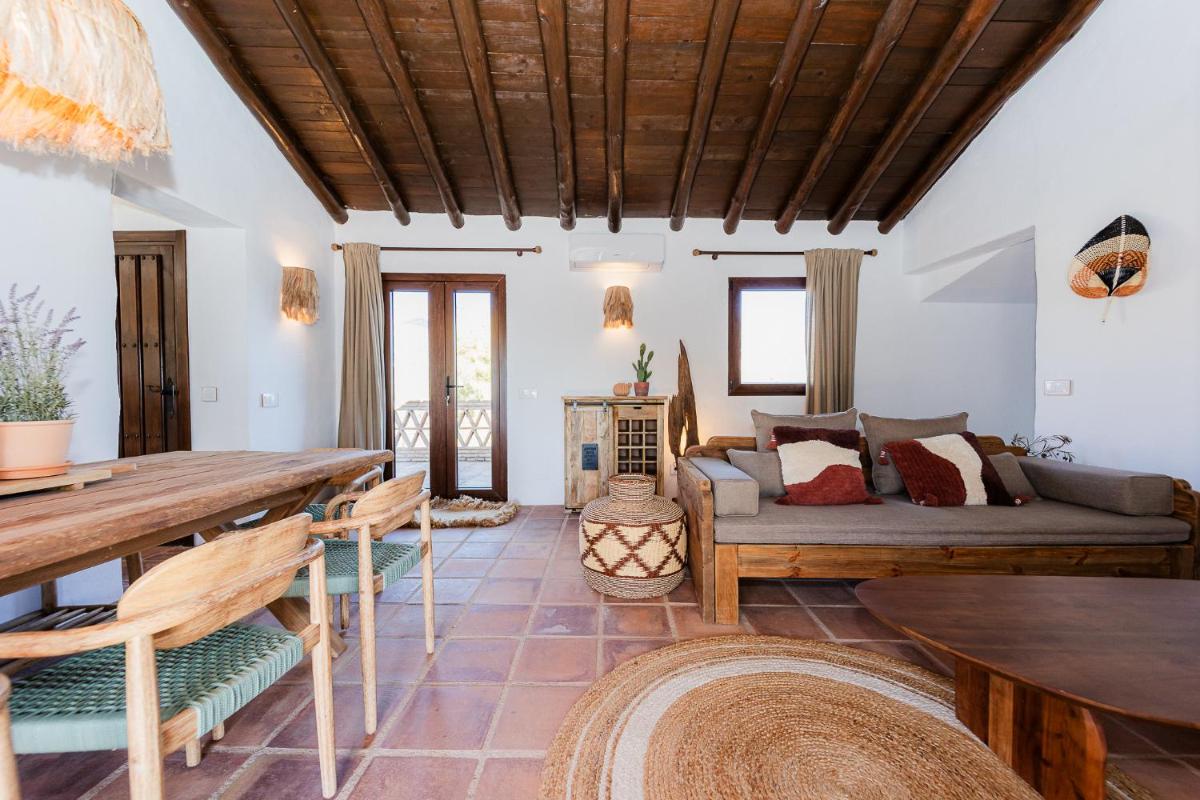 RentitSpain 15 Minutes from the Beach Cortijos Fandango Comfort y Mountain Views - Housity