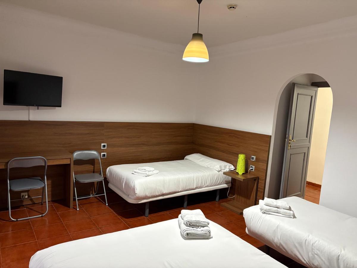 Hostal La Estación - Housity