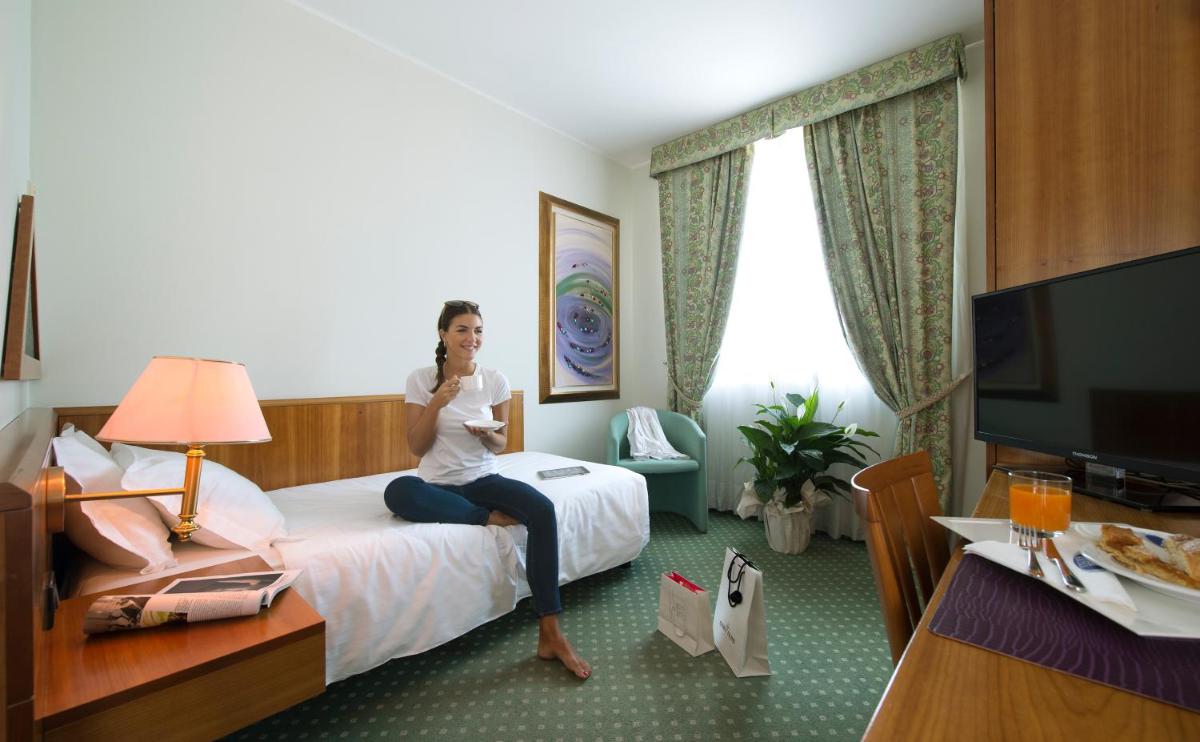 Castagna Palace Hotel & Restaurant - Housity