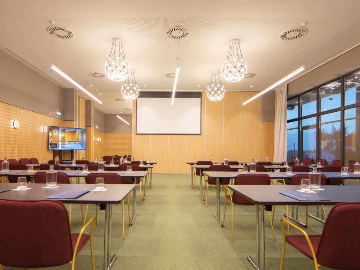 A área empresarial e/ ou a sala de conferências de Sines Sea View Business & Leisure Hotel