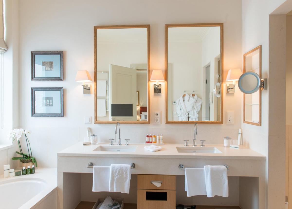 Ein Badezimmer in der Unterkunft Brenners Park Hotel & Spa, Oetker Hotels