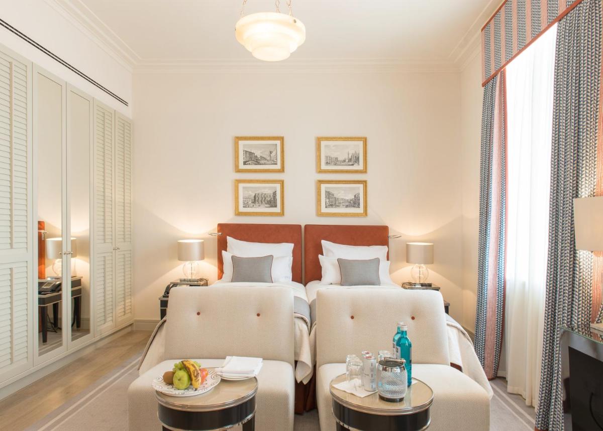Ein Sitzbereich in der Unterkunft Brenners Park Hotel & Spa, Oetker Hotels