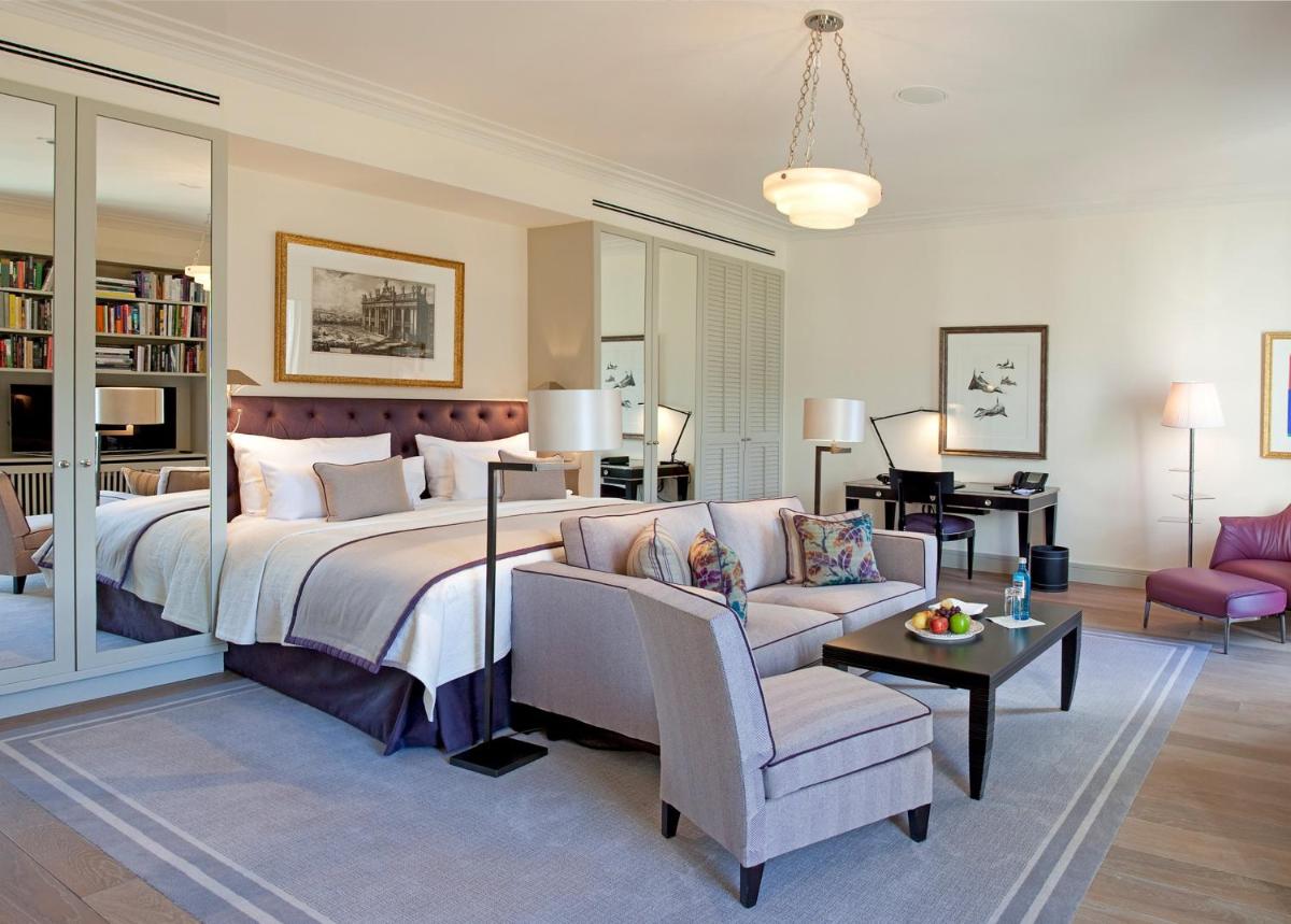 Ein Bett oder Betten in einem Zimmer der Unterkunft Brenners Park Hotel & Spa, Oetker Hotels