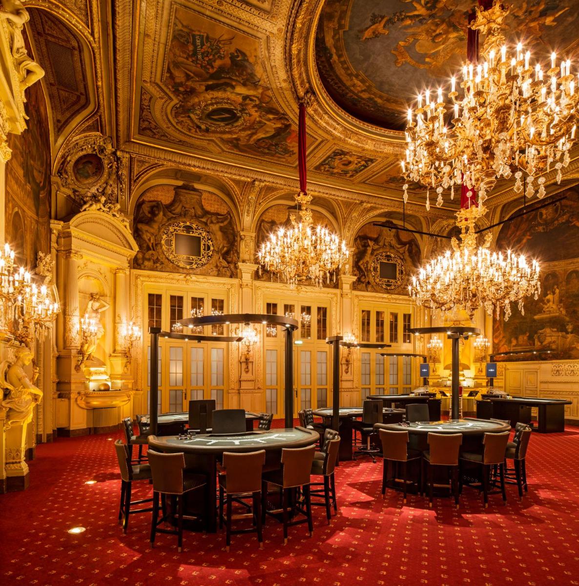 Ein Restaurant oder anderes Speiselokal in der Unterkunft Brenners Park Hotel & Spa, Oetker Hotels