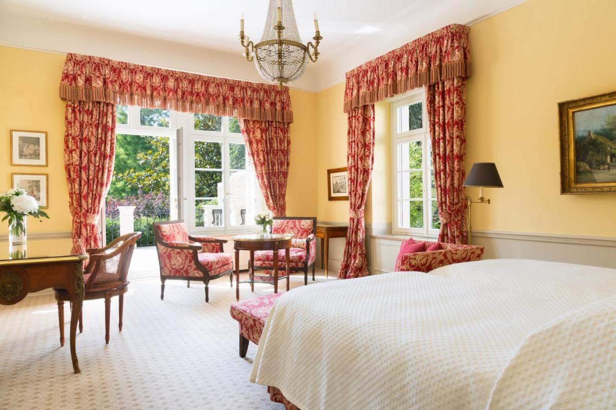 Ein Bett oder Betten in einem Zimmer der Unterkunft Brenners Park Hotel & Spa, Oetker Hotels