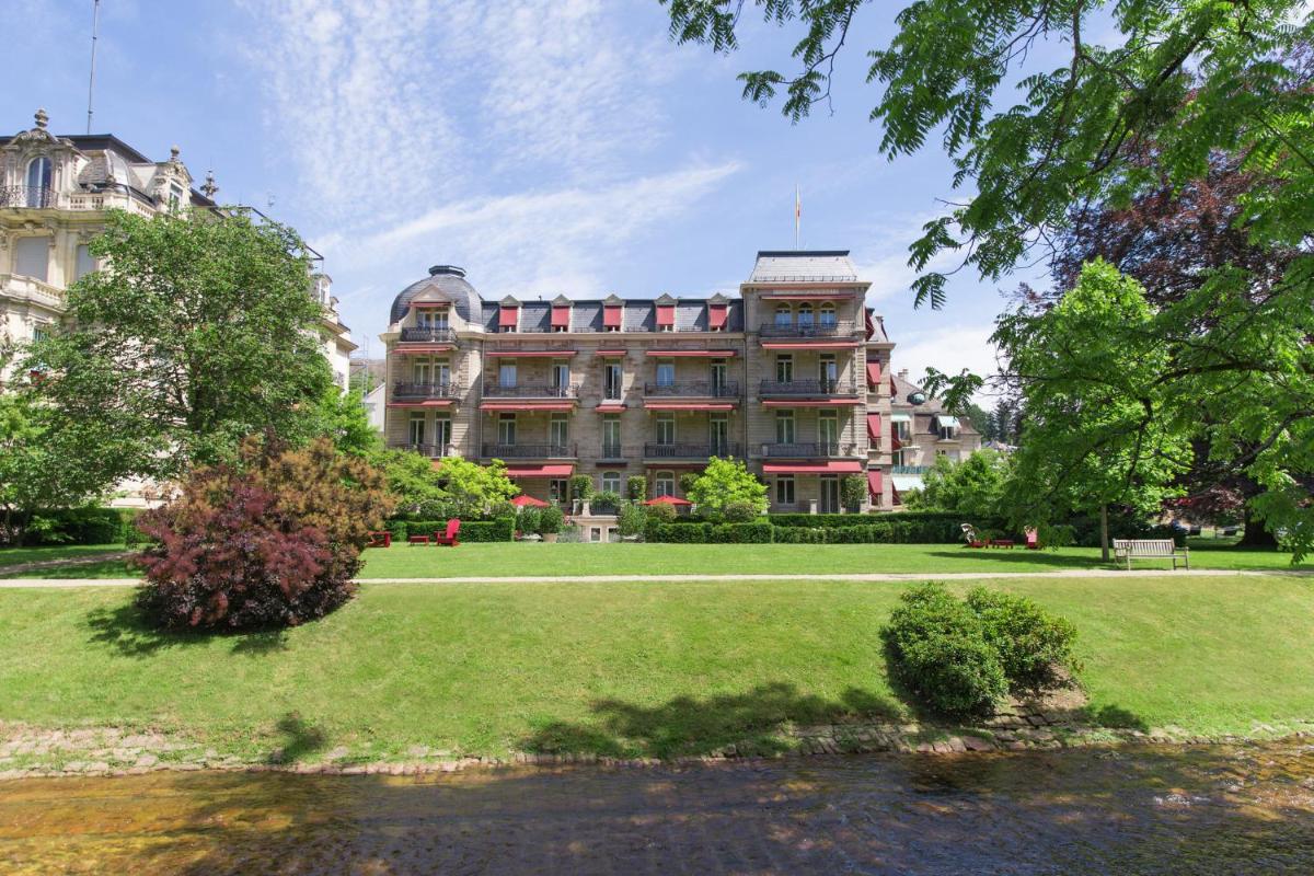 Ein Garten an der Unterkunft Brenners Park Hotel & Spa, Oetker Hotels