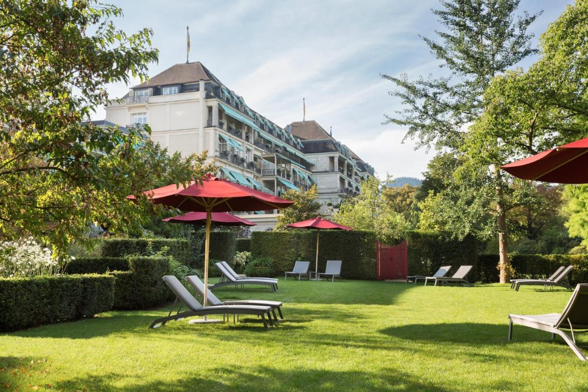 Ein Garten an der Unterkunft Brenners Park Hotel & Spa, Oetker Hotels