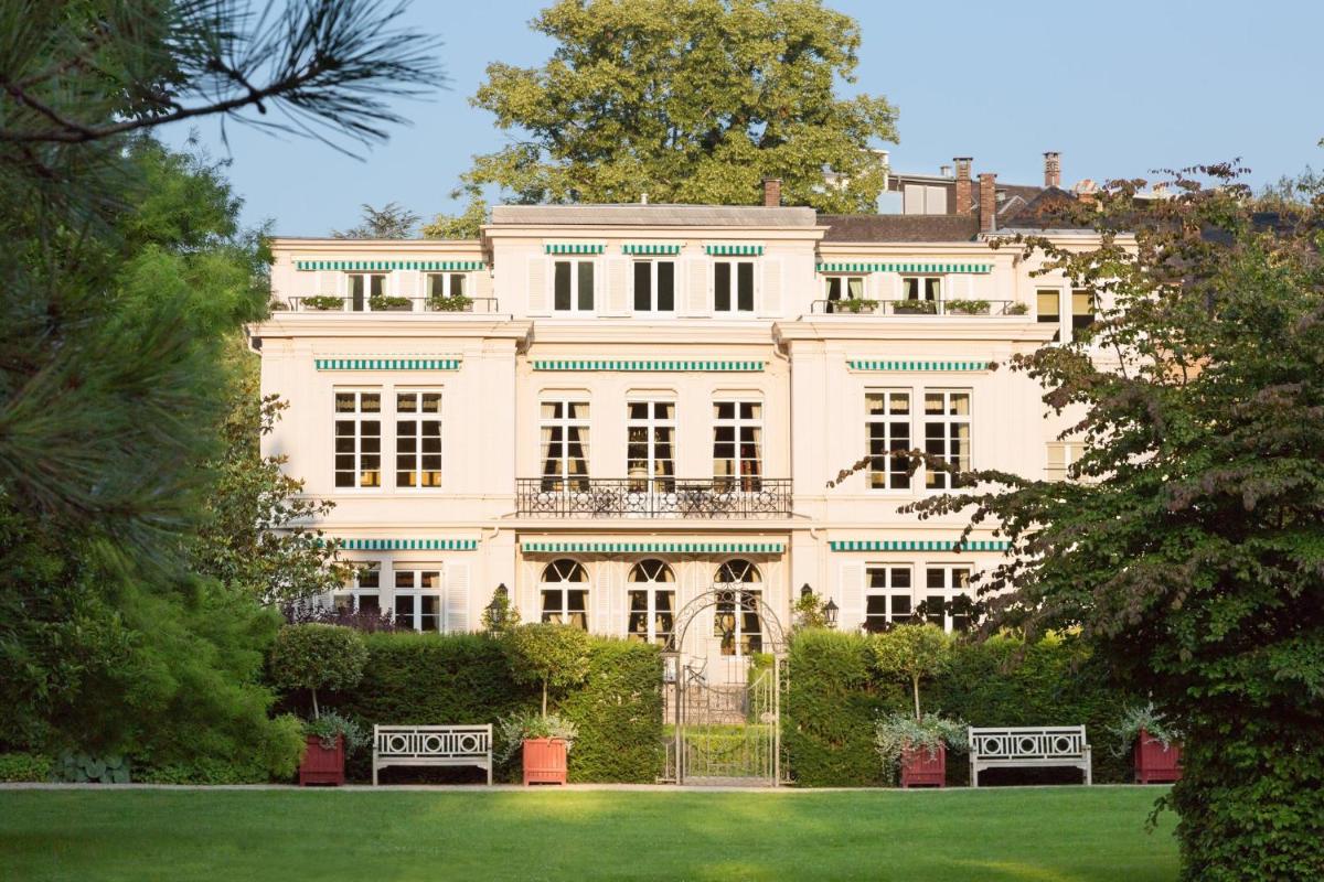 Ein Garten an der Unterkunft Brenners Park Hotel & Spa, Oetker Hotels