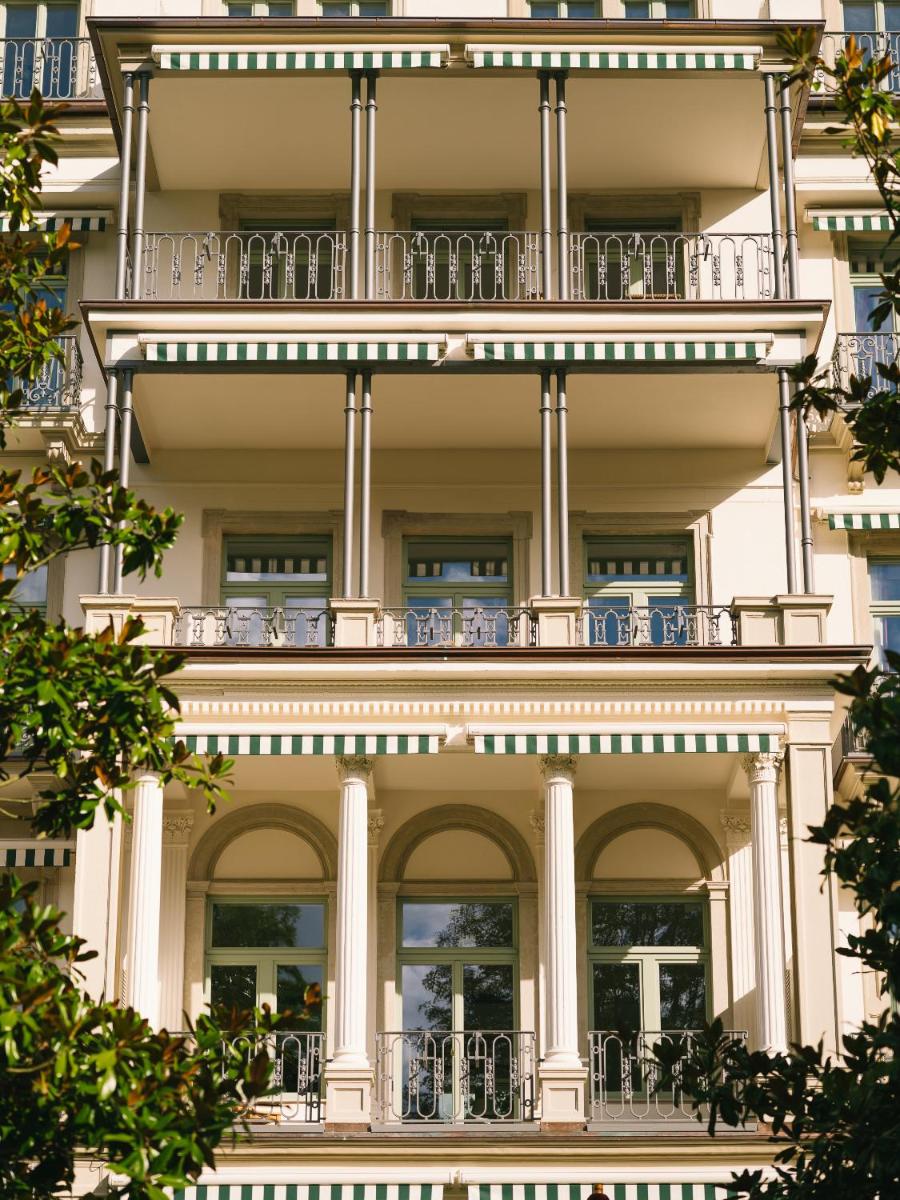 Ein Balkon oder eine Terrasse in der Unterkunft Brenners Park Hotel & Spa, Oetker Hotels