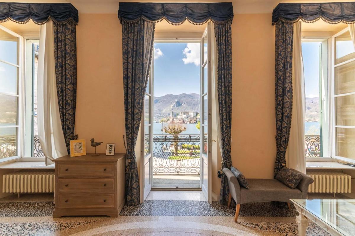 L'ISOLA Appartamento con vista lago - Housity