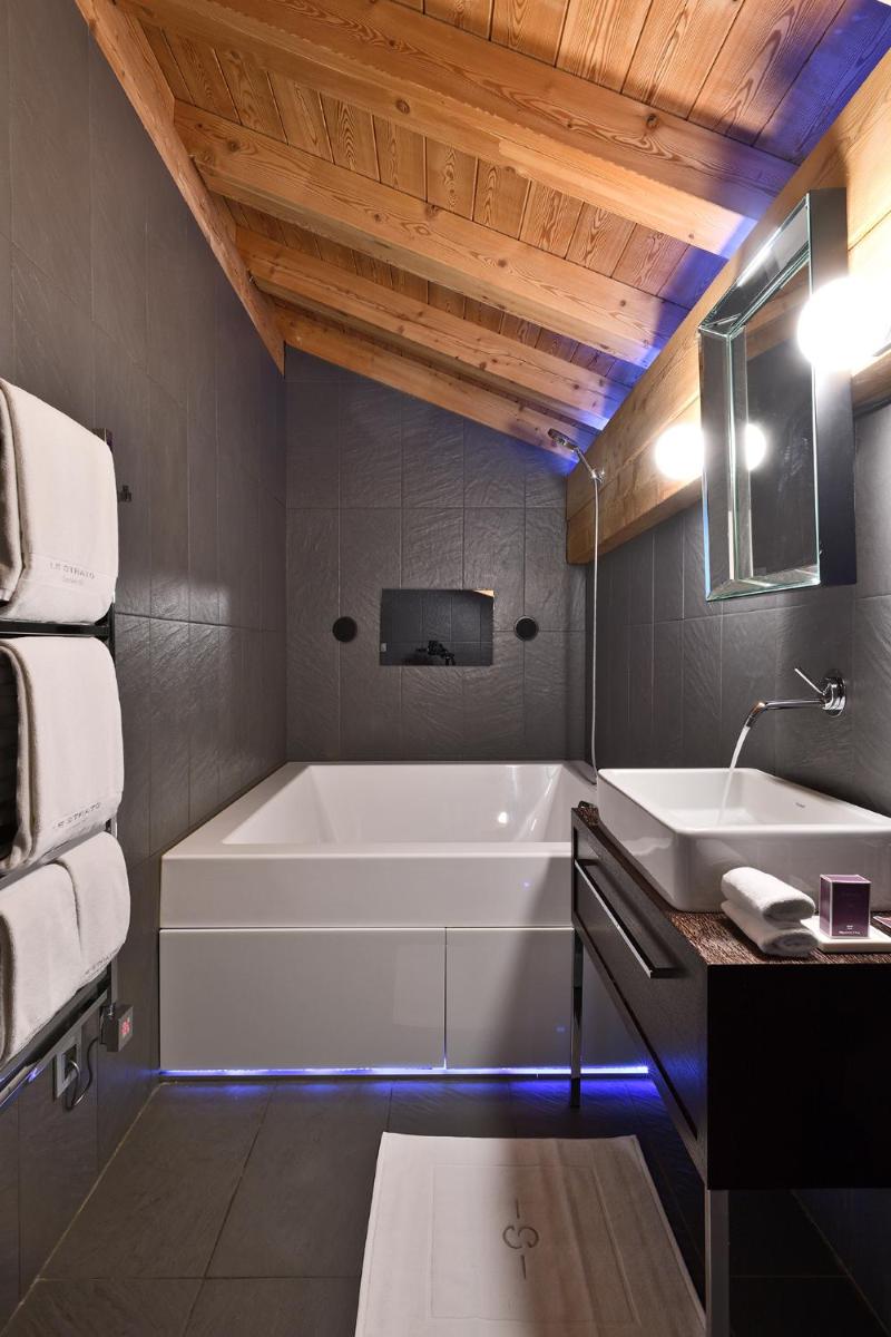 Salle de bains dans l'établissement Le Strato