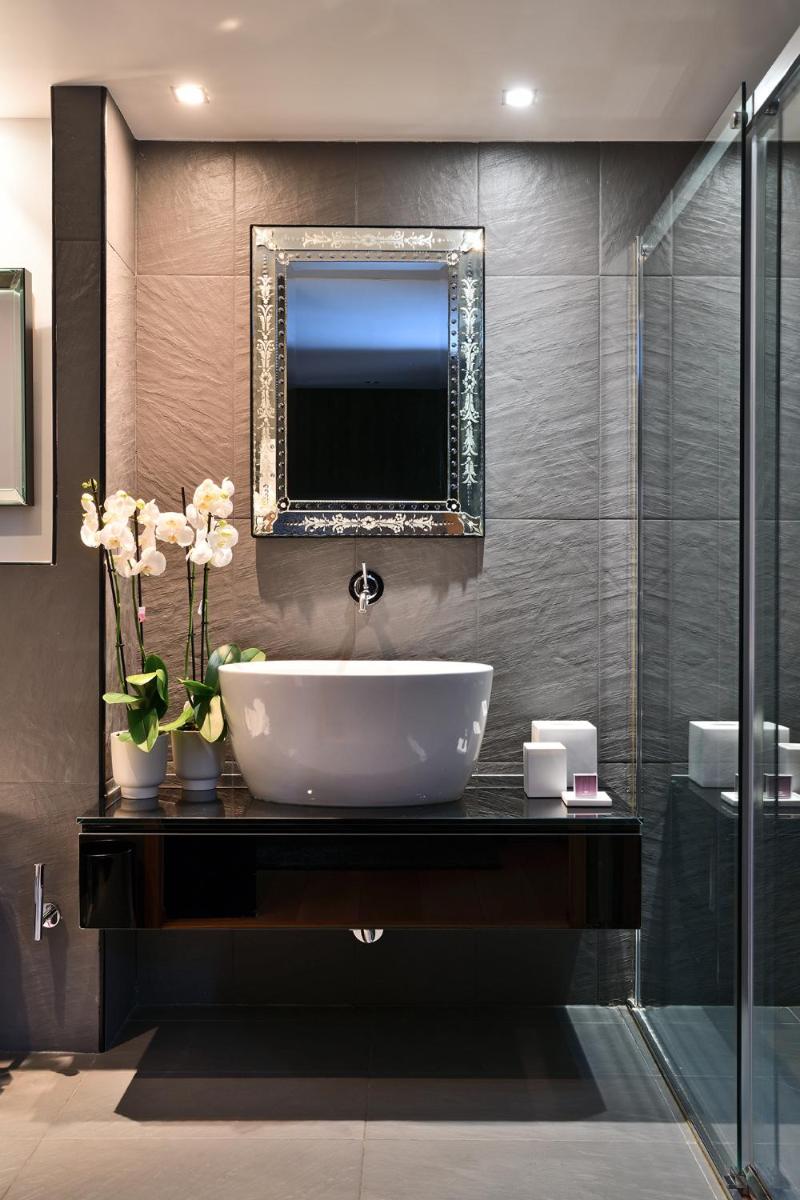 Salle de bains dans l'établissement Le Strato