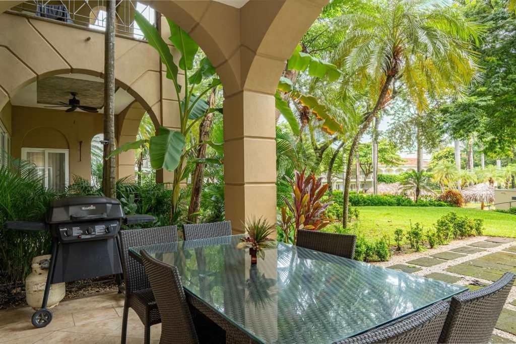 Matapalo 102-Luxury 2 BR Poolside Condo at the Diria Resort - Housity